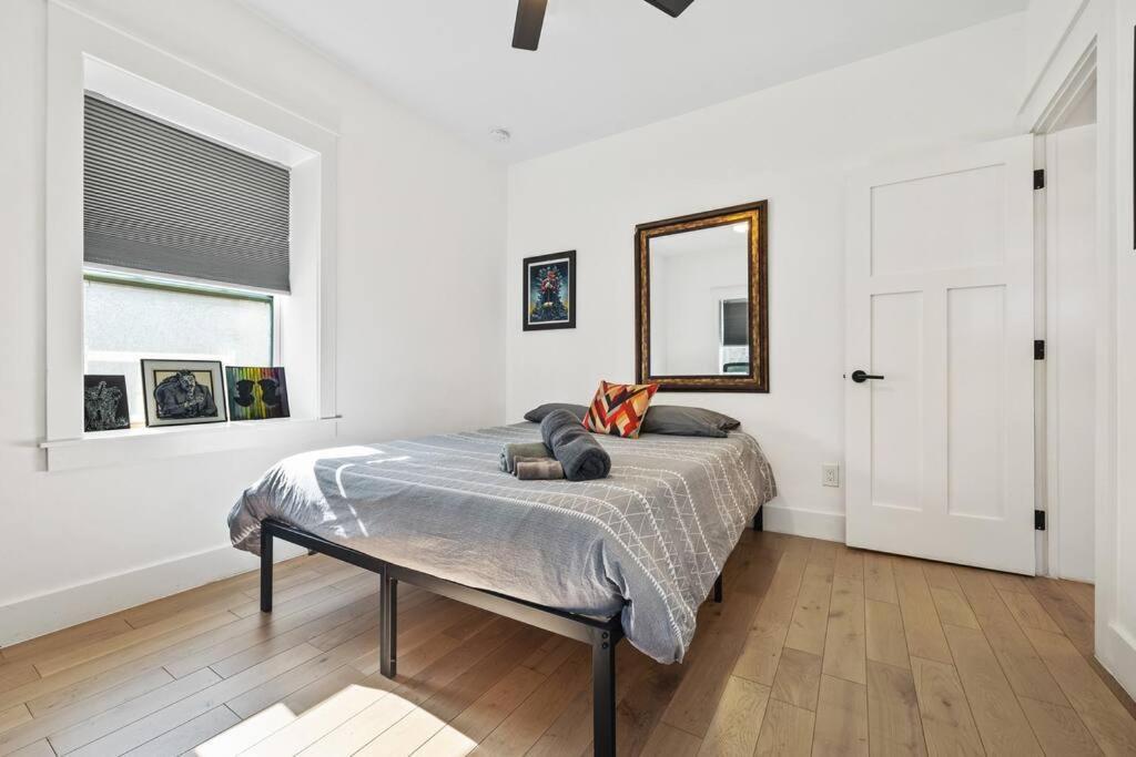 Designer Home: King Beds, Luxe Bath+Free Parking! Atlanta Bagian luar foto