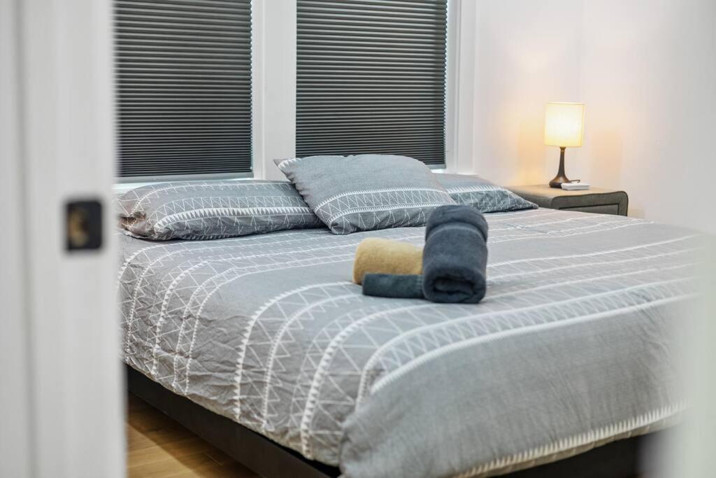 Designer Home: King Beds, Luxe Bath+Free Parking! Atlanta Bagian luar foto